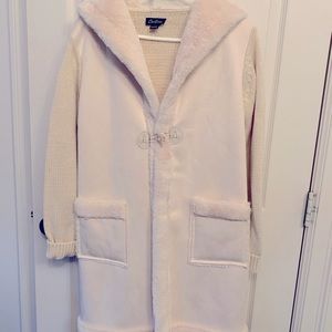 Off white 3/4 length cardigan with toggle